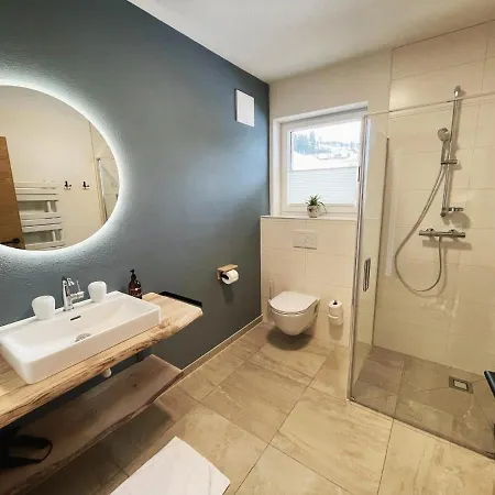 Mei-so-nett Hutegger * سخلادميخ